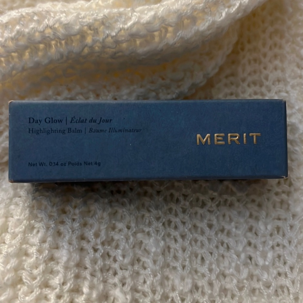 Merit Highlighting Balm highlighter shade: Cava
